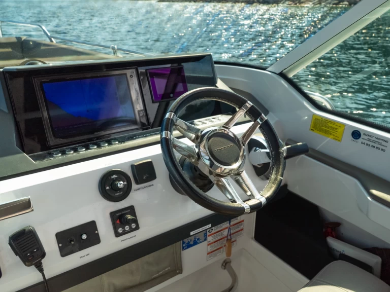 Yacht hire Mandelieu-la-Napoule cheap 28 T-Top