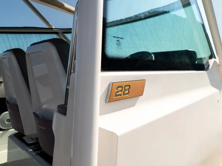 Motorboat to hire Mandelieu-la-Napoule at the best price