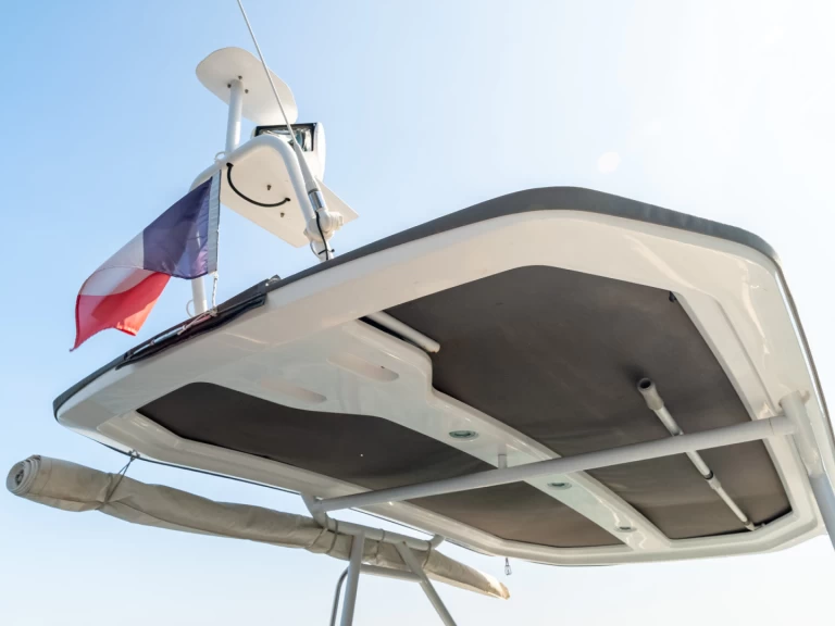 Motorboat hire in Mandelieu-la-Napoule - Axopar 28 T-Top