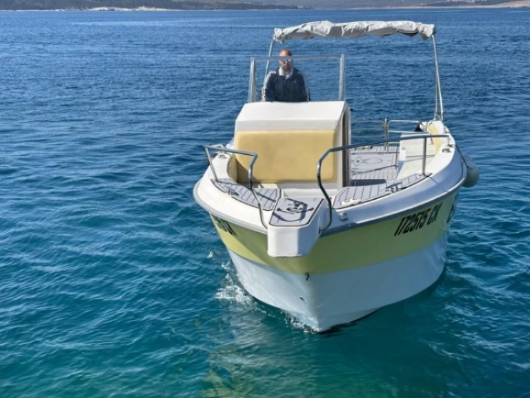Charter a Orka 740 open in Crikvenica on Samboat
