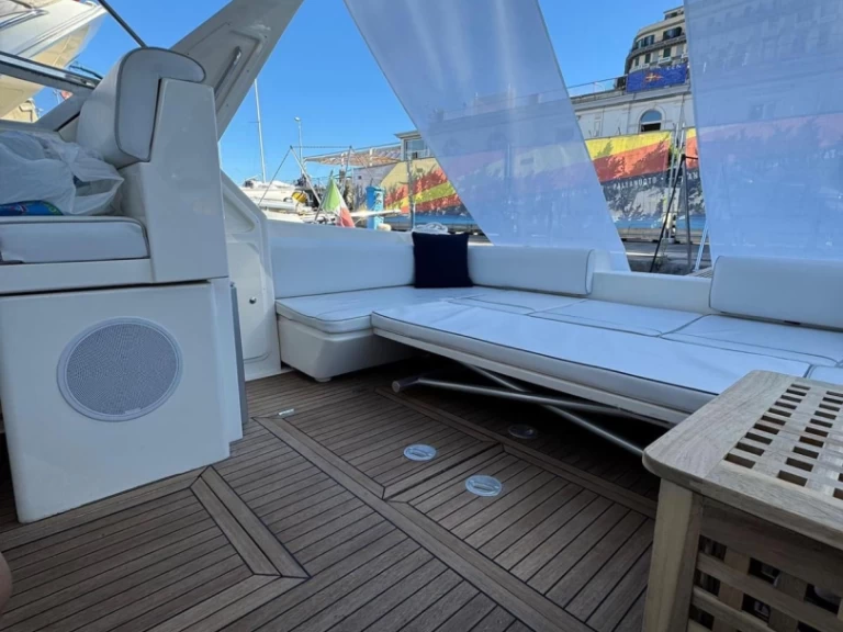 Motorboat to hire Bacoli at the best price