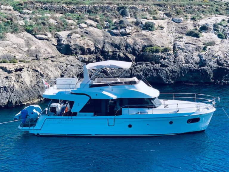 Yacht charter Imsida - Bénéteau Swift Trawler 47 on SamBoat