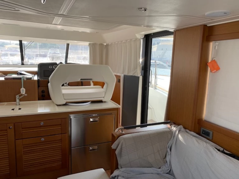 Hire a Bénéteau Swift Trawler 47 Imsida