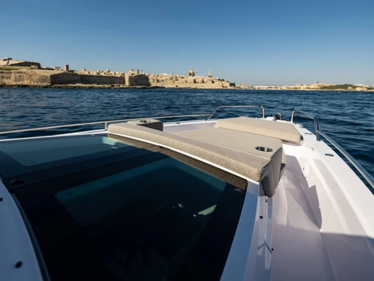 Hire Motorboat with or without skipper Axopar Il-Furjana