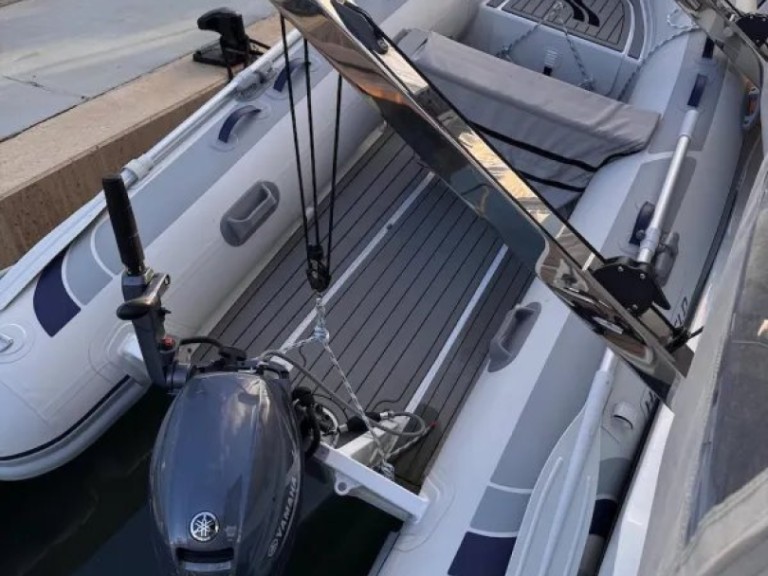 Hire Catamaran with or without skipper Fountaine Pajot Toulon