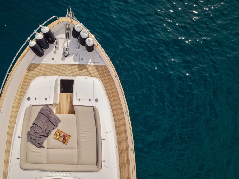 Yacht charter Podstrana - Azimut Azimut Magellano 66 on SamBoat