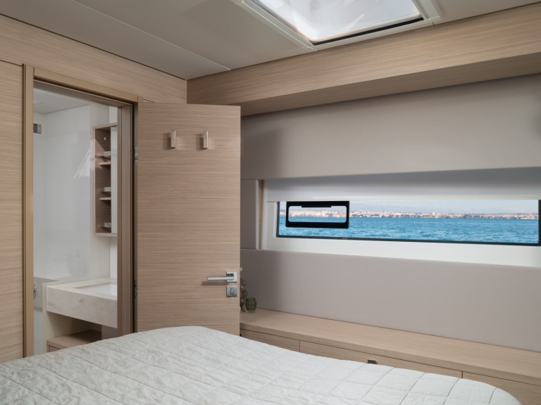 Yacht hire Split cheap Lagoon 60