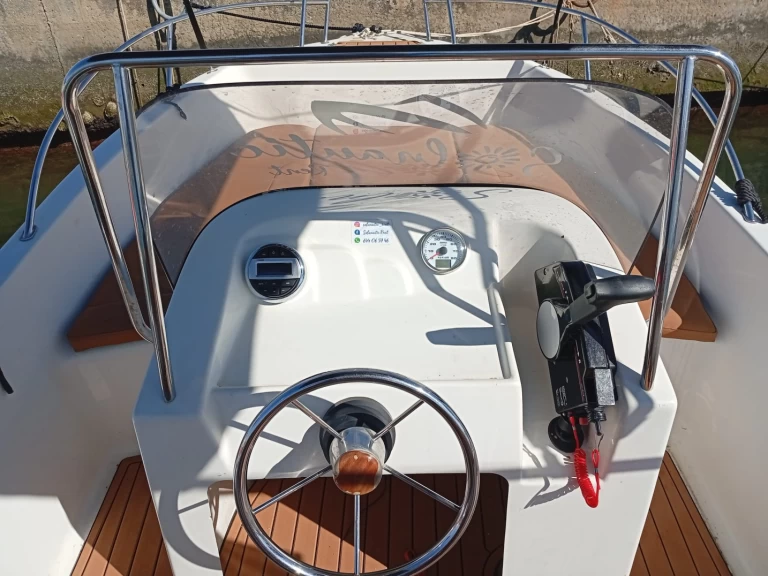 Yacht hire Málaga cheap 450 CC OPEN