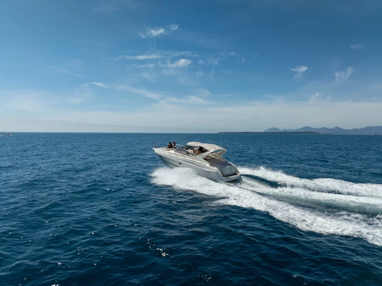 Hire a Cranchi Endurance 39 Golfe-Juan