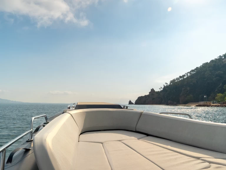 Hire a Zodiac Medline 9 Mandelieu-la-Napoule