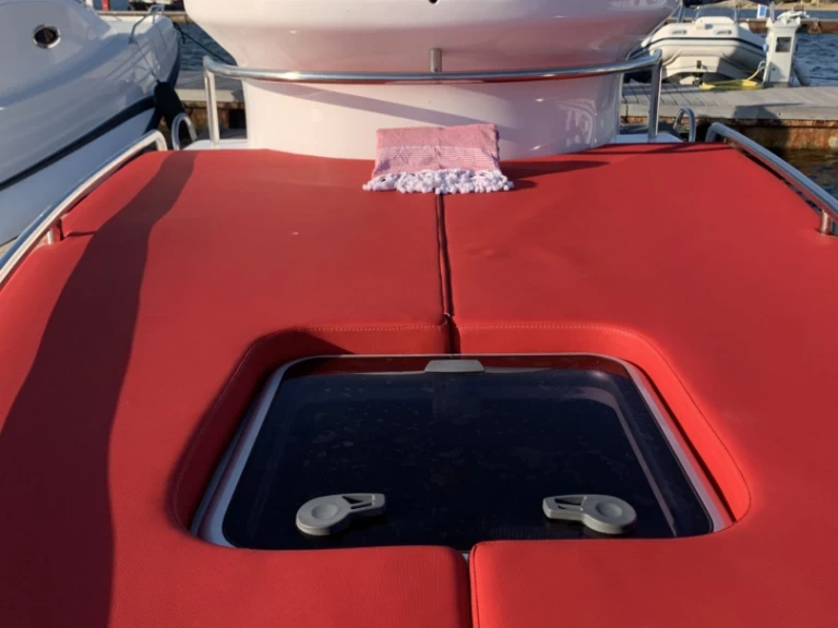 Charter a Pirelli P zero 1100 in Taormina on Samboat