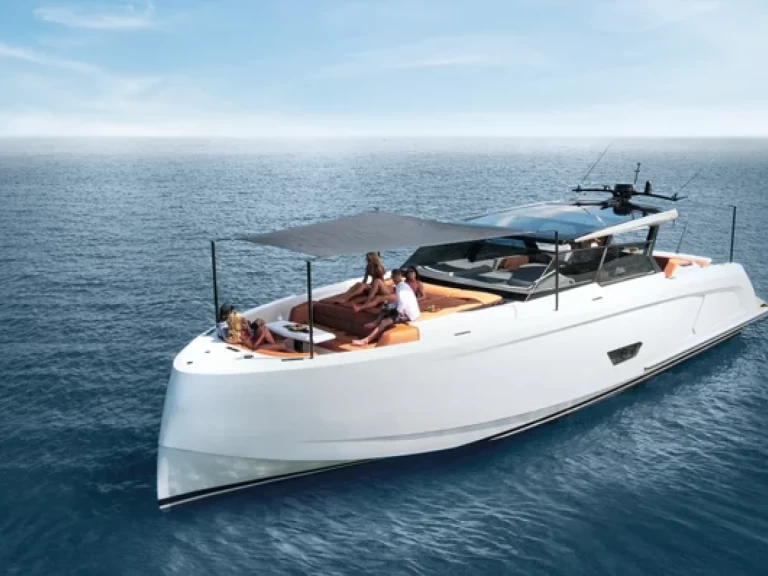 Hire Motorboat with or without skipper Vanquish 58 T-Top Port Cogolin