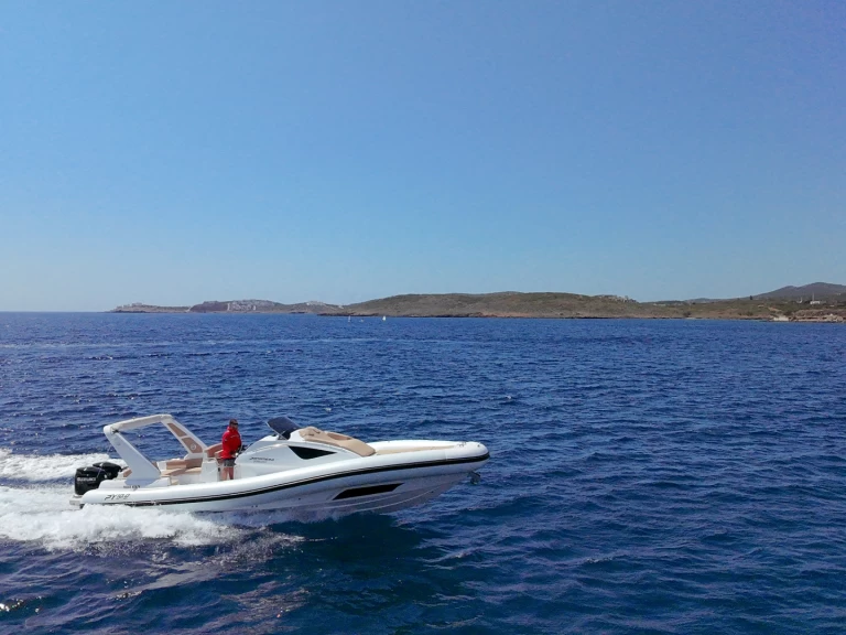 Yacht hire Limáni Lavríou cheap PY10