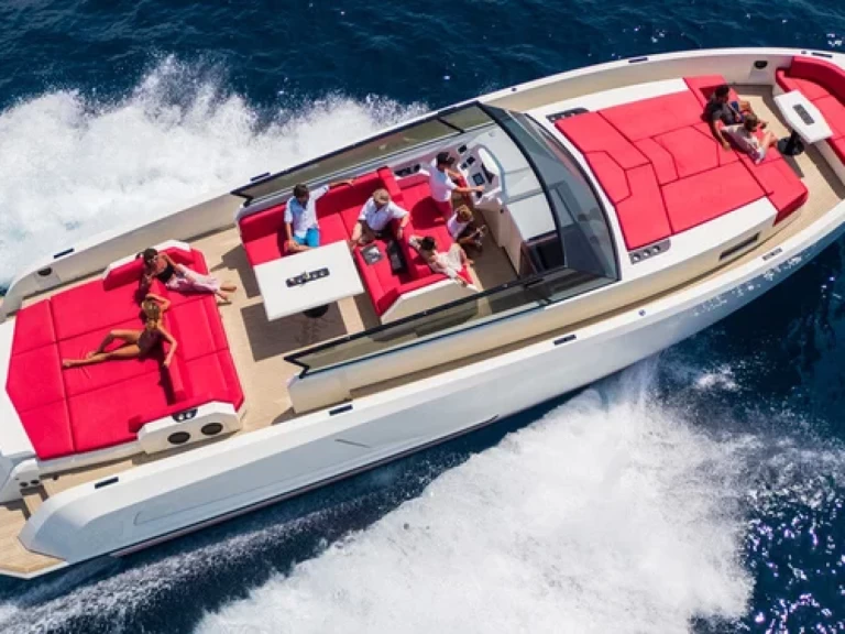 Hire Motorboat Vanquish 54 with a boat licence