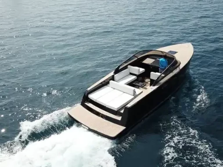 Hire Motorboat with or without skipper VanDutch 32 Théoule-sur-Mer