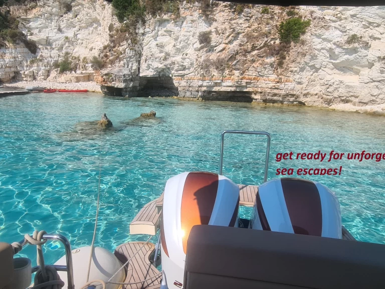 Charter a Solemar oceanic (2016) in Ellinikó on Samboat