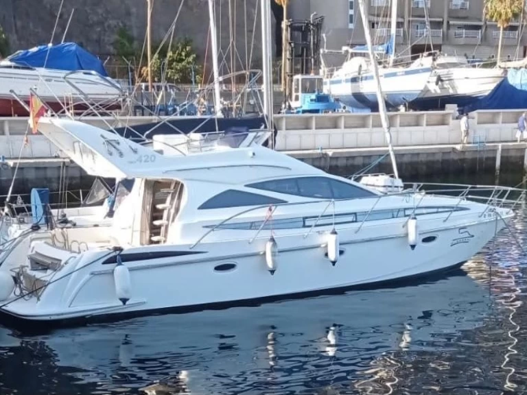 Charter a Voyage Stealth 420 in Palma de Mallorca on Samboat