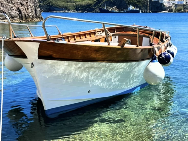 Yacht hire Ponza cheap Smeraldo