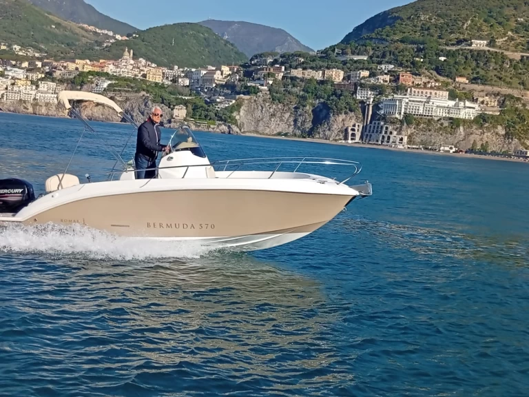 Hire Motorboat Romar with a boat licence