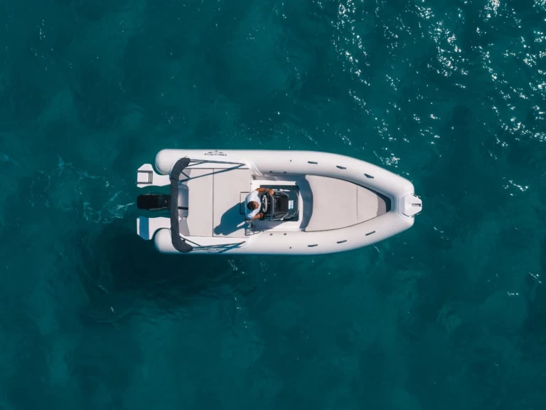 Hire RIB Trimarchi with a boat licence