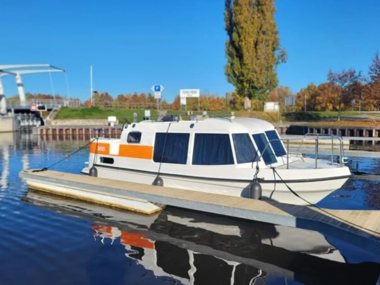 Motorboat to hire České Vrbné at the best price