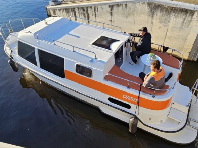 Woterfitz Voyager 860 charter bareboat or skippered in  České Vrbné