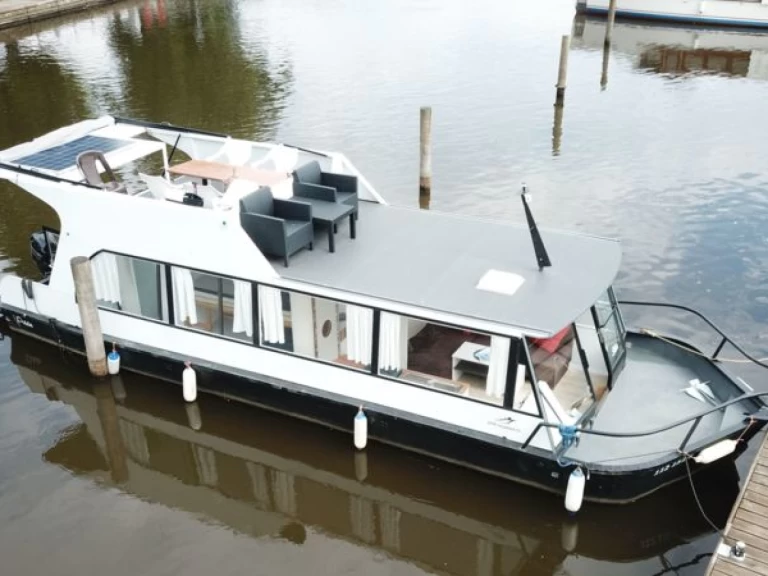 Traweller YB35 charter bareboat or skippered in  České Vrbné