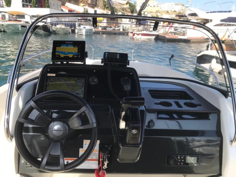 Yacht hire Mahón cheap Activ 605 Open