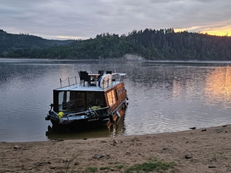 Hire Motorboat with or without skipper Traweller České Vrbné