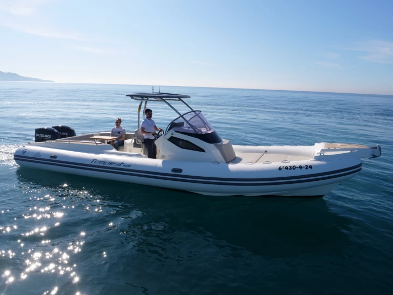 Motorboat to hire Roses at the best price
