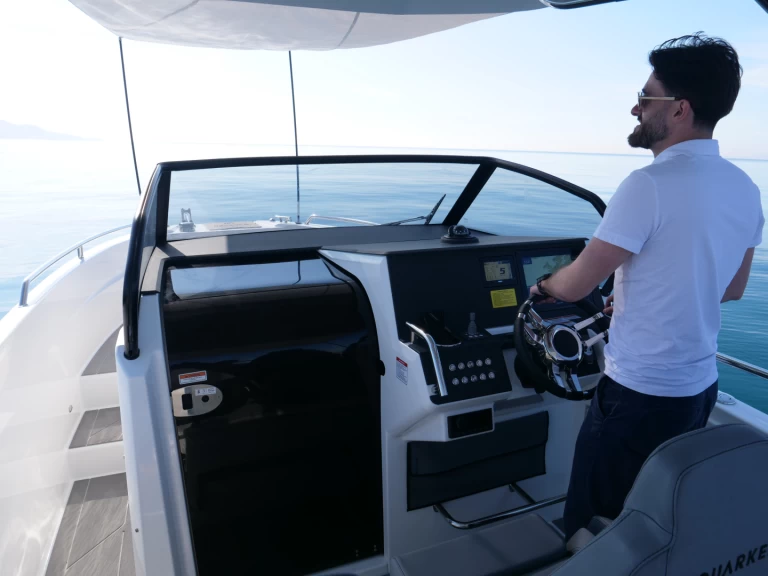 Yacht hire Roses cheap Quarken 27 T-TOP