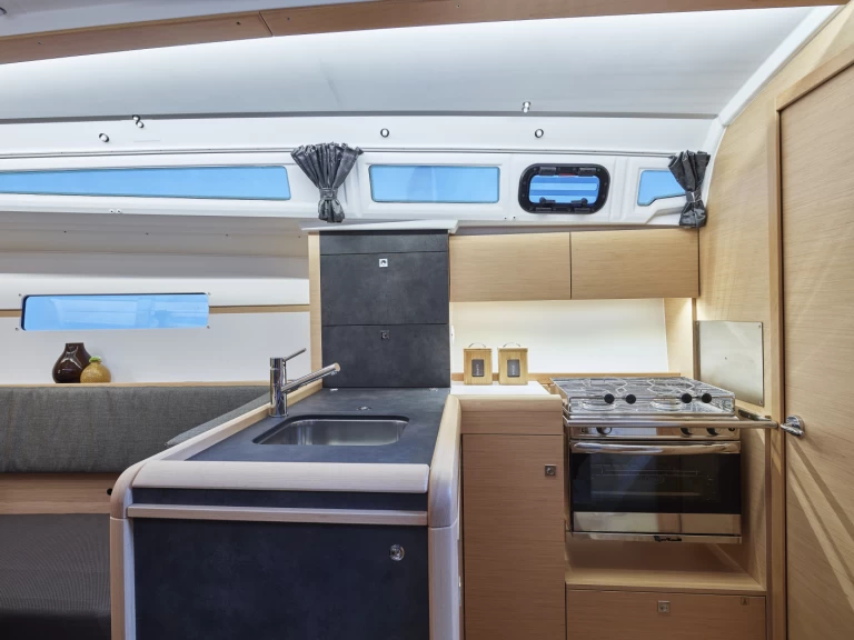 Yacht charter Sitges - Jeanneau Sun Odyssey 349 on SamBoat