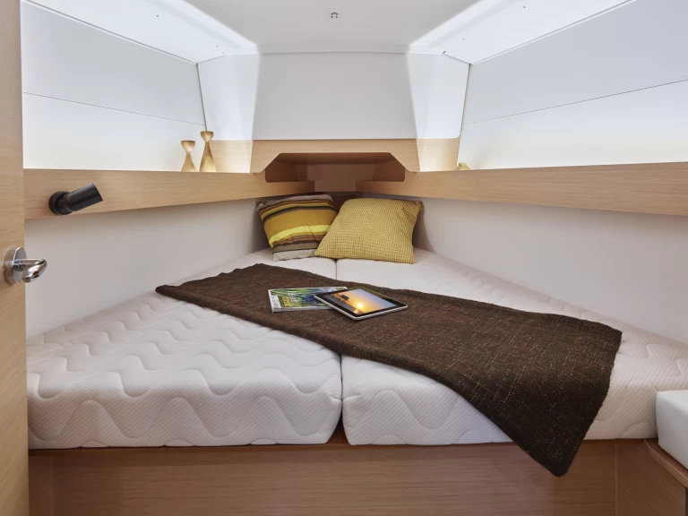 Hire a Jeanneau Sun Odyssey 349 Sitges