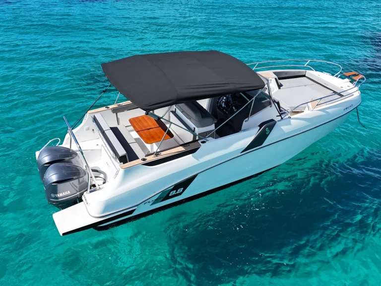 Hire Motorboat Bénéteau with a boat licence