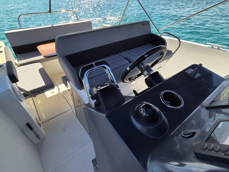 Yacht charter Ibiza Town - Bénéteau Flyer 8.8 SPACEdeck on SamBoat