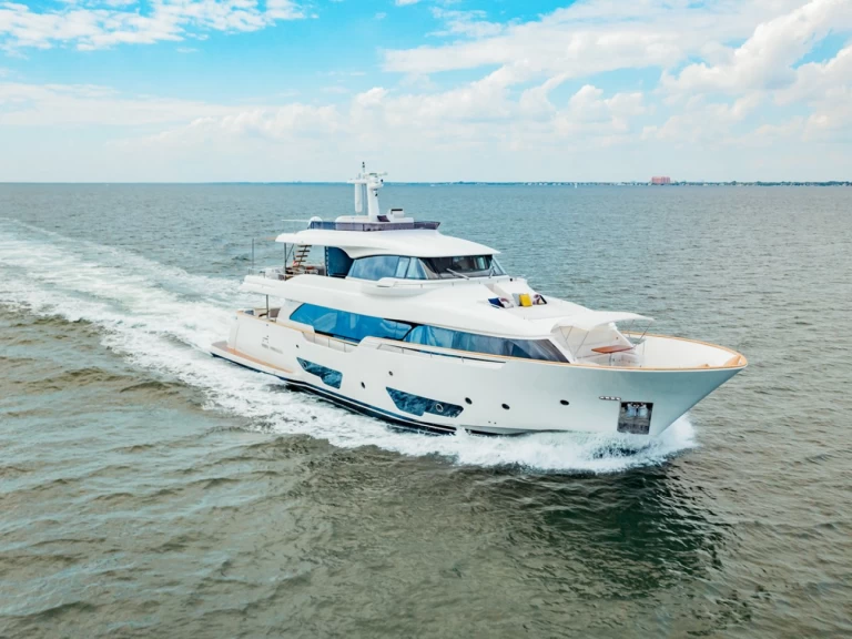Hire Luxury Yacht Ferretti with a boat licence