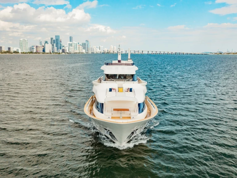 Yacht hire Miami cheap Custom Line