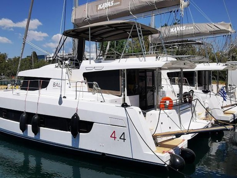 Catamaran hire in Alimos - Bali Bali 4.4
