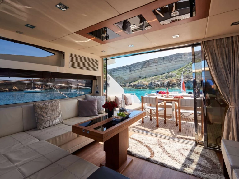 Hire a Sunseeker Vellamo Valletta