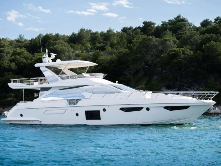 Hire Luxury Yacht with or without skipper Azimut Šibenik