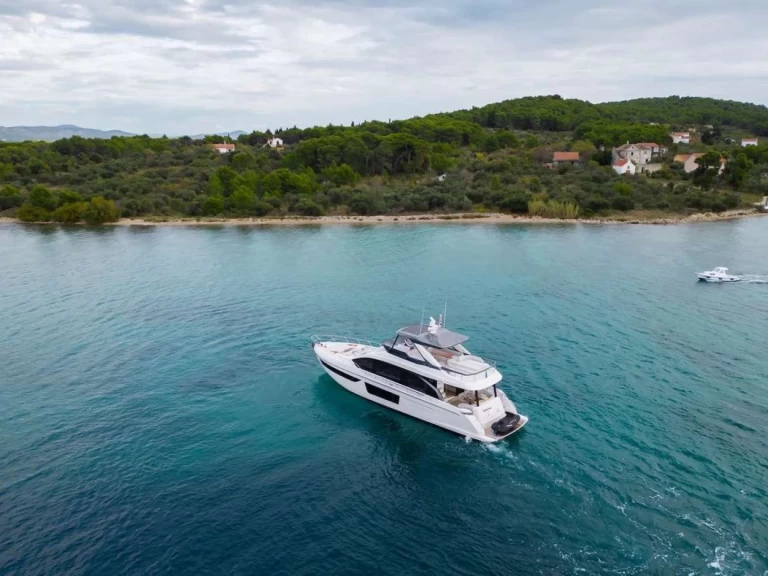 Luxury Yacht to hire Šibenik at the best price