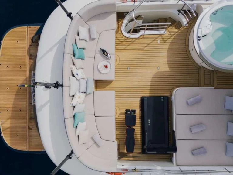 Hire a  Custom Built Aluminum Cutter DREAM Šibenik