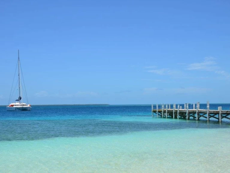 Catamaran hire in Belize City - Lagoon Lagoon 500