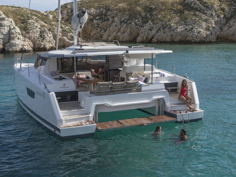 Hire Catamaran with or without skipper Fountaine Pajot Marseille