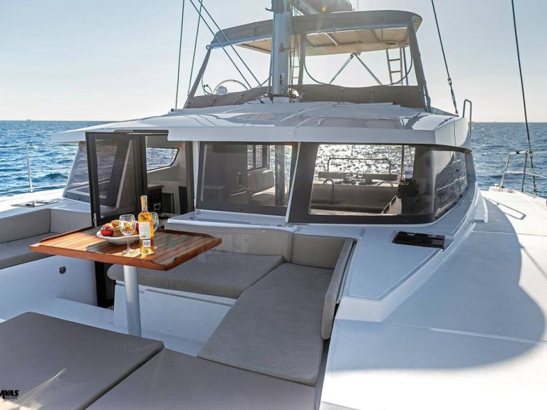 Catamaran hire in Alimos - Bali Bali 4.2