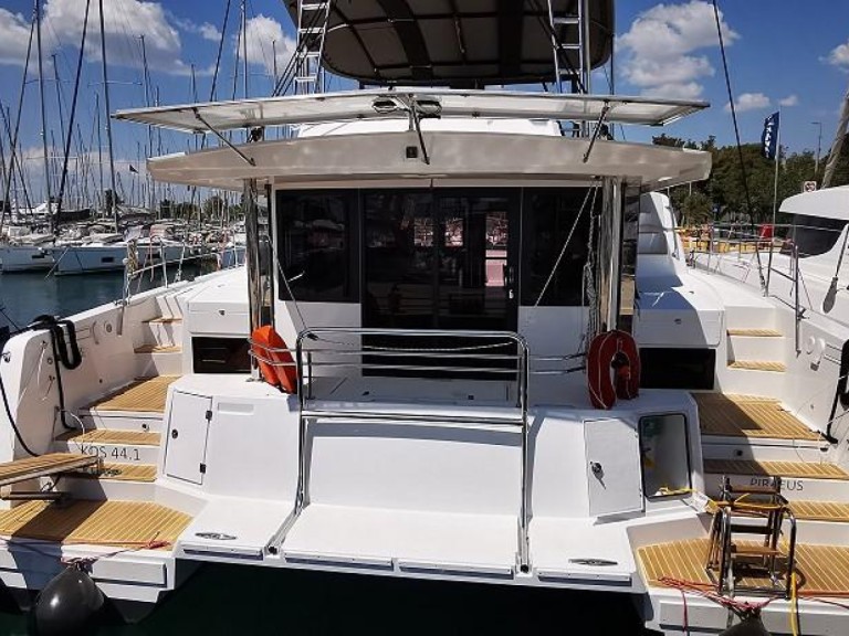 Hire a Bali Bali 4.4 Lefkáda