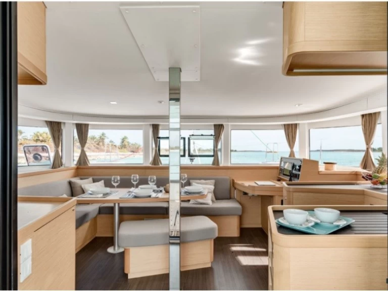Hire Catamaran with or without skipper Lagoon Pozzuoli