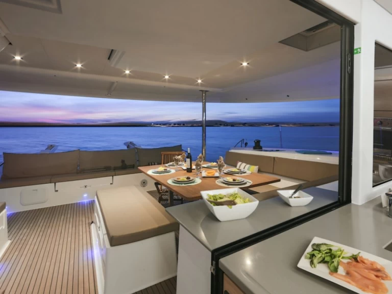 Hire Catamaran with or without skipper Fountaine Pajot Belize City