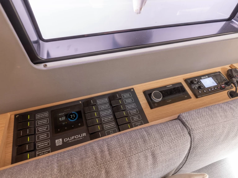 Sailboat to hire Marseille at the best price