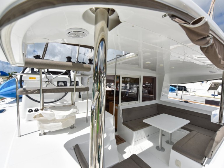 Hire a Lagoon Lagoon 400 S2 Ko Samui (Koh Samui)